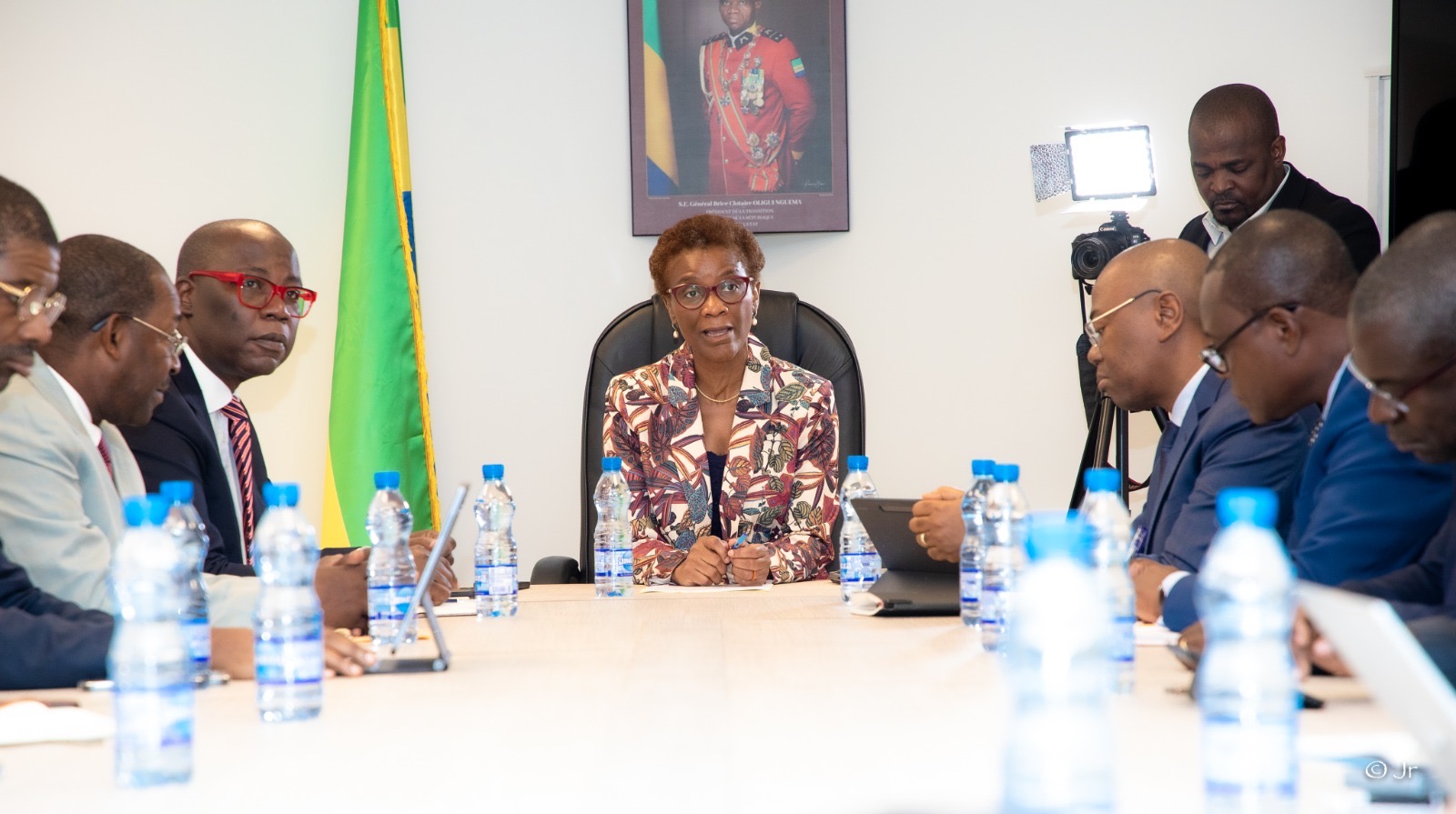 Réunion hebdomadaire de cabinet: Louise Pierrette MVONO en séance de travail avec le CODIR